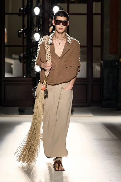 Look 9